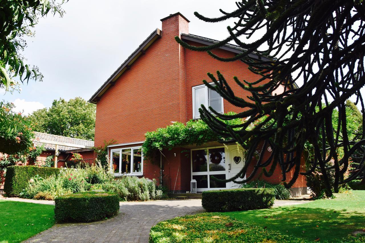 De Hagendoorn Bed & Breakfast Moorveld Bagian luar foto